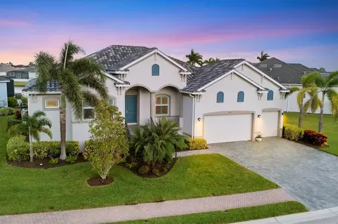 6261 Champions Row St, Bradenton, FL 34210