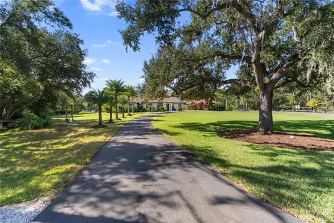 Exterior - 18702 69th Ave E, Bradenton, FL 34211 photo 2 of 15