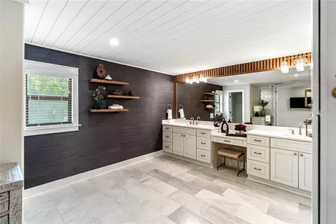 Bath - 18702 69th Ave E, Bradenton, FL 34211 photo 2 of 5