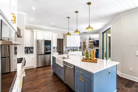 Kitchen - 18702 69th Ave E, Bradenton, FL 34211 photo 5 of 8