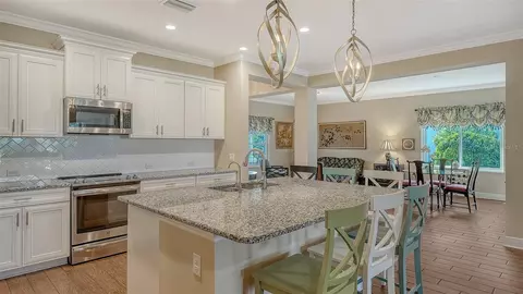 Kitchen - 1121 Thornbury Dr, Parrish, FL 34219 photo 5 of 6