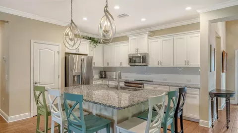 Kitchen - 1121 Thornbury Dr, Parrish, FL 34219 photo 3 of 6