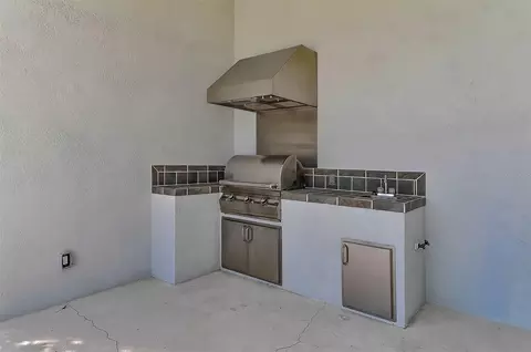Kitchen - 1121 Thornbury Dr, Parrish, FL 34219 photo 6 of 6