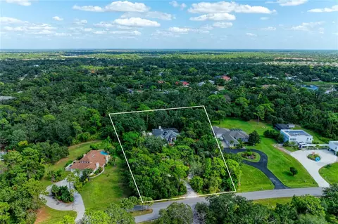 4823 Hoyer Dr, Sarasota, FL 34241
