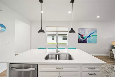 Kitchen - 9434 Ballaster Pointe Loop, Parrish, FL 34219 photo 4 of 8