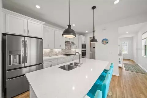 Kitchen - 9434 Ballaster Pointe Loop, Parrish, FL 34219 photo 8 of 8