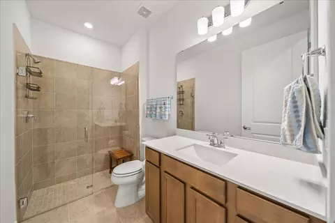 Bath - 9434 Ballaster Pointe Loop, Parrish, FL 34219 photo 1 of 2