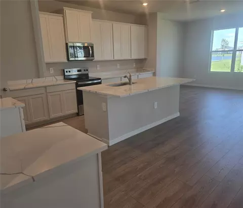 Kitchen - 1925 Cobb Trl, Parrish, FL 34219 photo 2 of 2