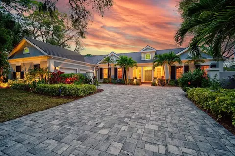 325 Osprey Point Dr, Osprey, FL 34229