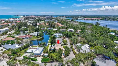 6962 Belgrave Dr, Sarasota, FL 34242