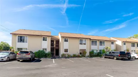 2736 Hidden Lake Blvd #B, Sarasota, FL 34237