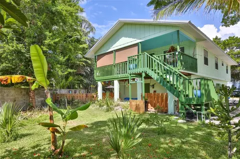 239 Gladiolus St, Anna Maria, FL 34216
