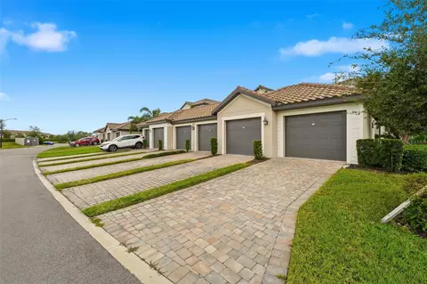 5664 Palmer Cir #106, Bradenton, FL 34211