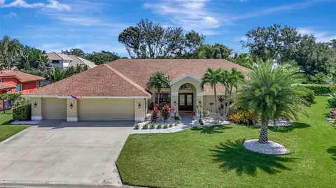 4939 Fallcrest Cir, Sarasota, FL 34233