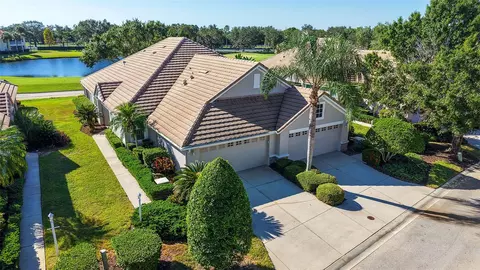 7038 Woodmore Ter, Lakewood Ranch, FL 34202