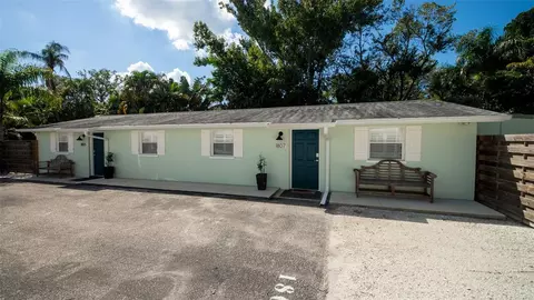 1805 Ivanhoe St, Sarasota, FL 34231