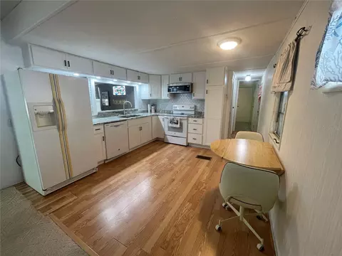 504 49th C Avenue Dr E, Bradenton, FL 34203 photo 3