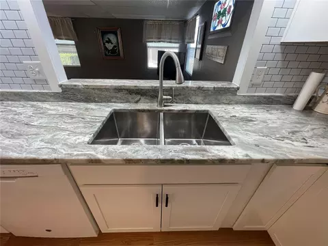 504 49th C Avenue Dr E, Bradenton, FL 34203 photo 4