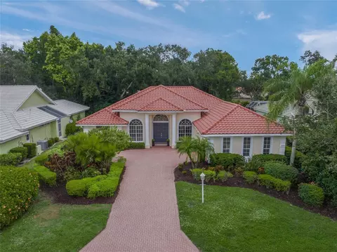 6660 Saint James Xing, University Park, FL 34201