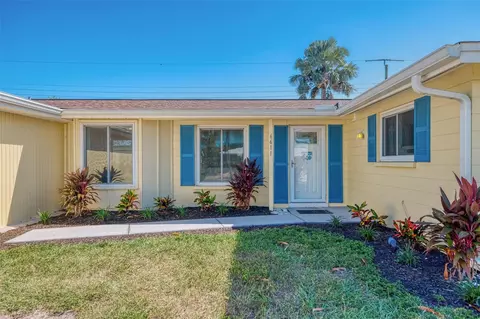 6611 Bowline Dr, Sarasota, FL 34231