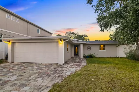 410 Pameto Rd, Nokomis, FL 34275