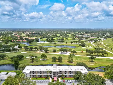 7461 W Country Club Dr N #408, Sarasota, FL 34243