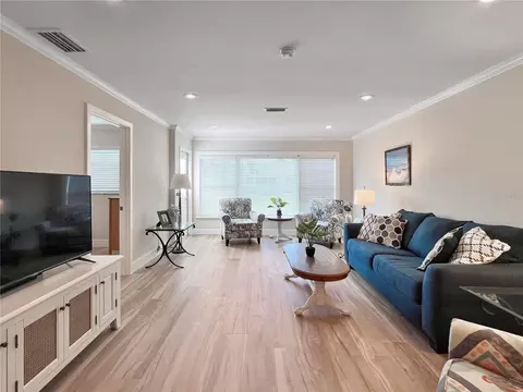 Living - 9811 Hernando Ct, Bradenton, FL 34210 photo 2 of 3