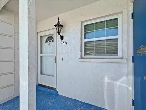 Exterior - 9811 Hernando Ct, Bradenton, FL 34210 photo 14 of 15