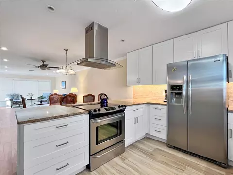 Kitchen - 9811 Hernando Ct, Bradenton, FL 34210 photo 1 of 2