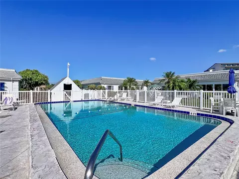 Exterior - 9811 Hernando Ct, Bradenton, FL 34210 photo 8 of 15