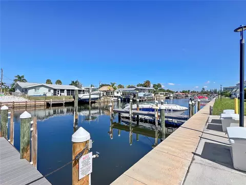 9811 Hernando Ct, Bradenton, FL 34210