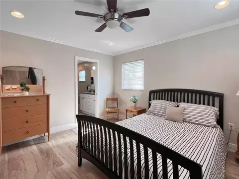 Bedroom - 9811 Hernando Ct, Bradenton, FL 34210 photo 3 of 8