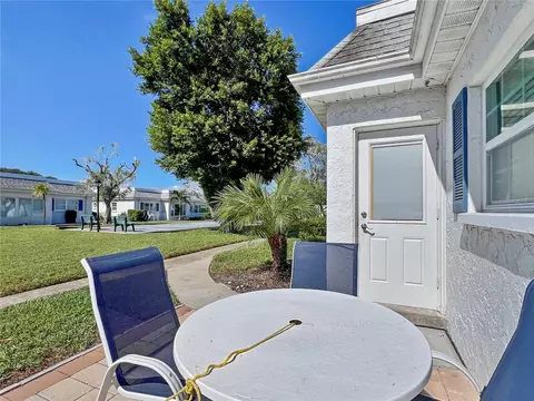 Exterior - 9811 Hernando Ct, Bradenton, FL 34210 photo 3 of 15