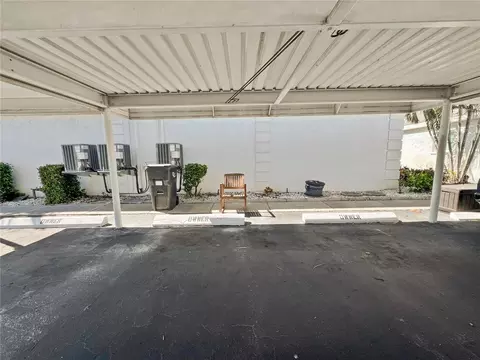 Exterior - 9811 Hernando Ct, Bradenton, FL 34210 photo 13 of 15