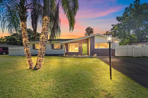 3647 Bali Dr, Sarasota, FL 34232