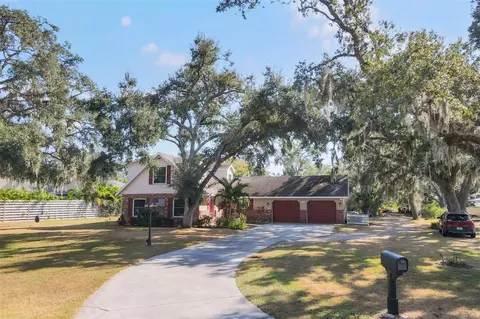 2115 Shadow Oaks Rd, Sarasota, FL 34240