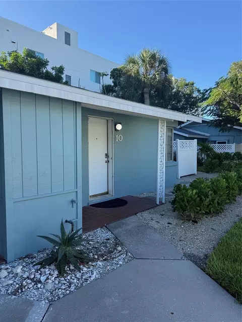 170 Roosevelt Dr #10, Sarasota, FL 34236