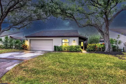 3714 Glen Oaks Manor Dr, Sarasota, FL 34232