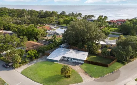 8204 Constance Dr, Sarasota, FL 34243