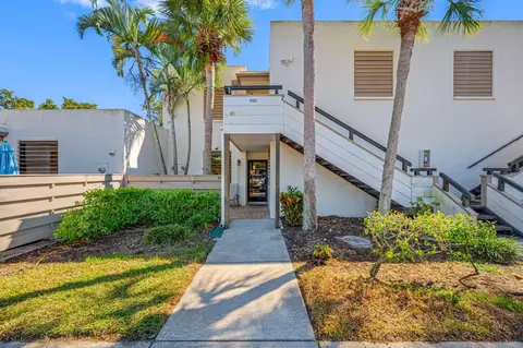 703 Oakview Dr #703, Bradenton, FL 34210