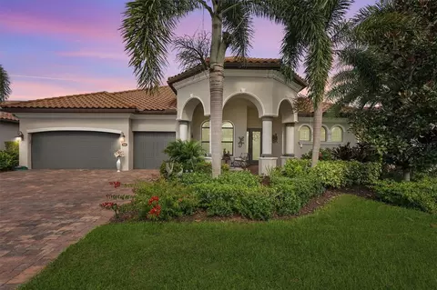 610 Moorings Way, Bradenton, FL 34212
