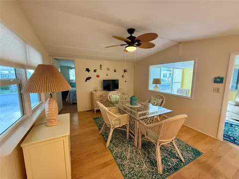 6091 Peony Rd, Venice, FL 34293 photo 2