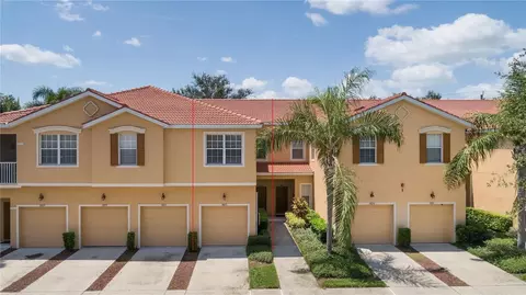 3827 Parkridge Cir #1-102, Sarasota, FL 34243