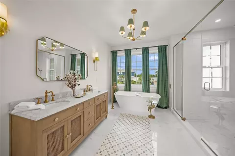 Bath - 525 68th St, Holmes Beach, FL 34217 photo 1 of 7