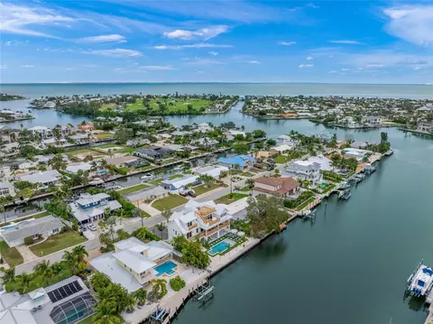 View/Area - 525 68th St, Holmes Beach, FL 34217 photo 7 of 7