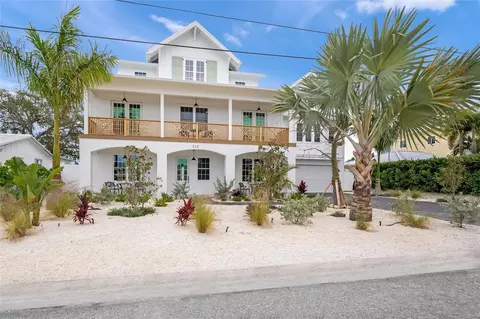 Exterior - 525 68th St, Holmes Beach, FL 34217 photo 2 of 7