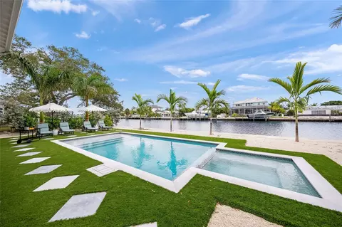 Exterior - 525 68th St, Holmes Beach, FL 34217 photo 7 of 7