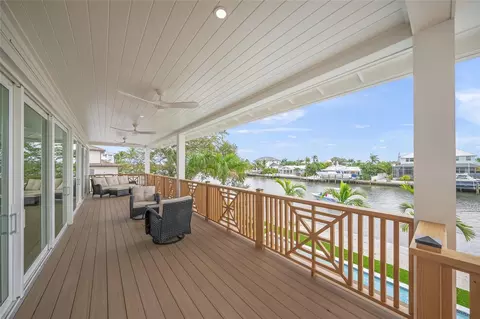 Exterior - 525 68th St, Holmes Beach, FL 34217 photo 4 of 7