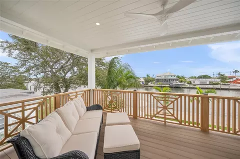 Exterior - 525 68th St, Holmes Beach, FL 34217 photo 3 of 7