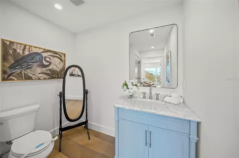 Bath - 525 68th St, Holmes Beach, FL 34217 photo 4 of 7